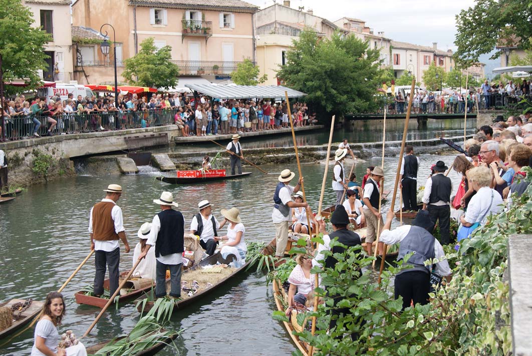 Floating market